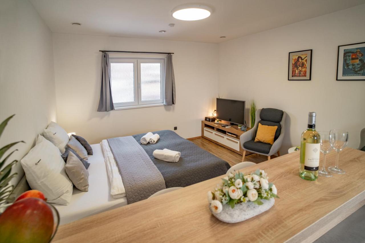 Hotel Smrz Sepekov Εξωτερικό φωτογραφία